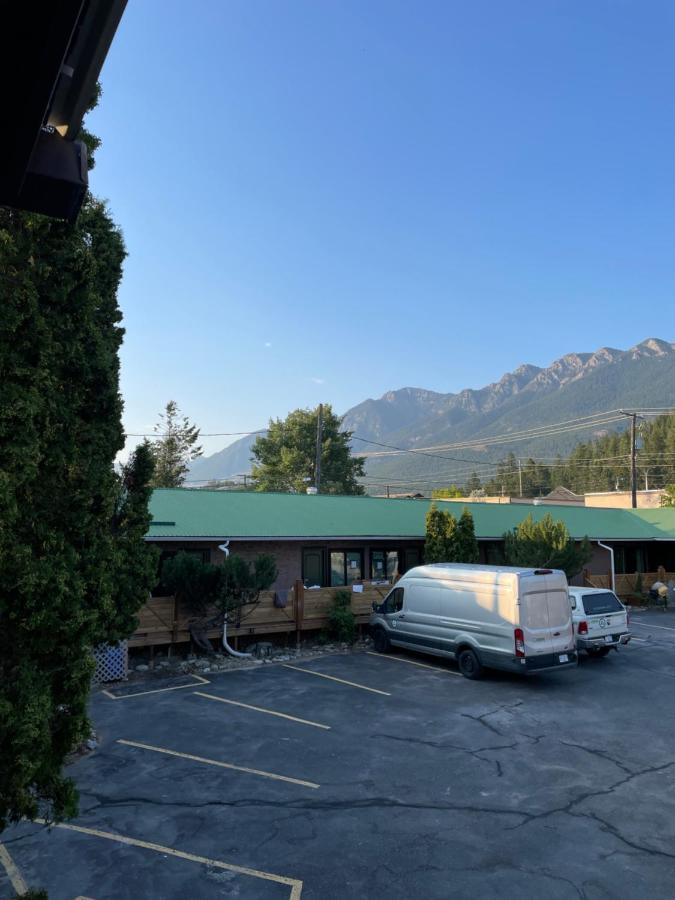 Destination Inn Radium Hot Springs Exteriér fotografie
